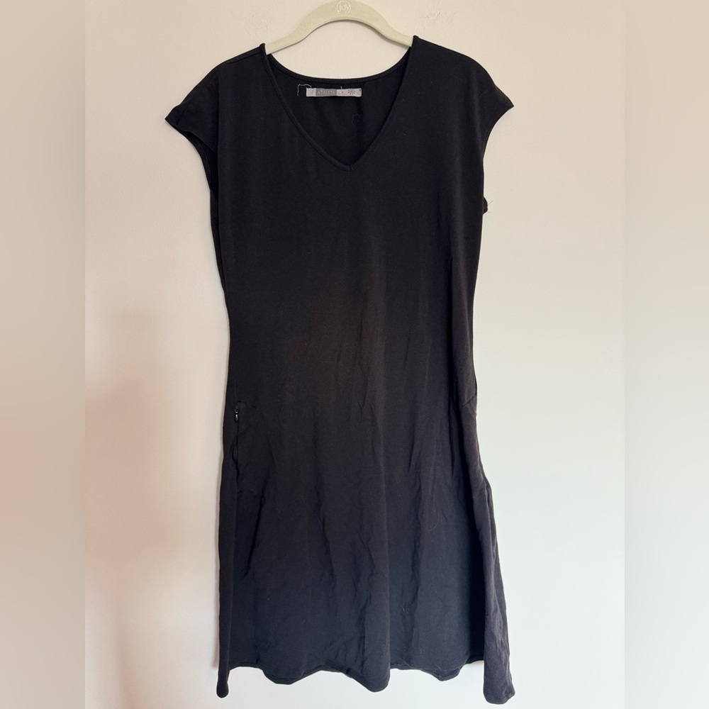 Athleta Black Short Sleeve Mini Dress Crew Neck Athletic Size Medium